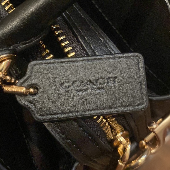 COACH Lillie Carryall In Signature Canvas - Picture 7 of 16